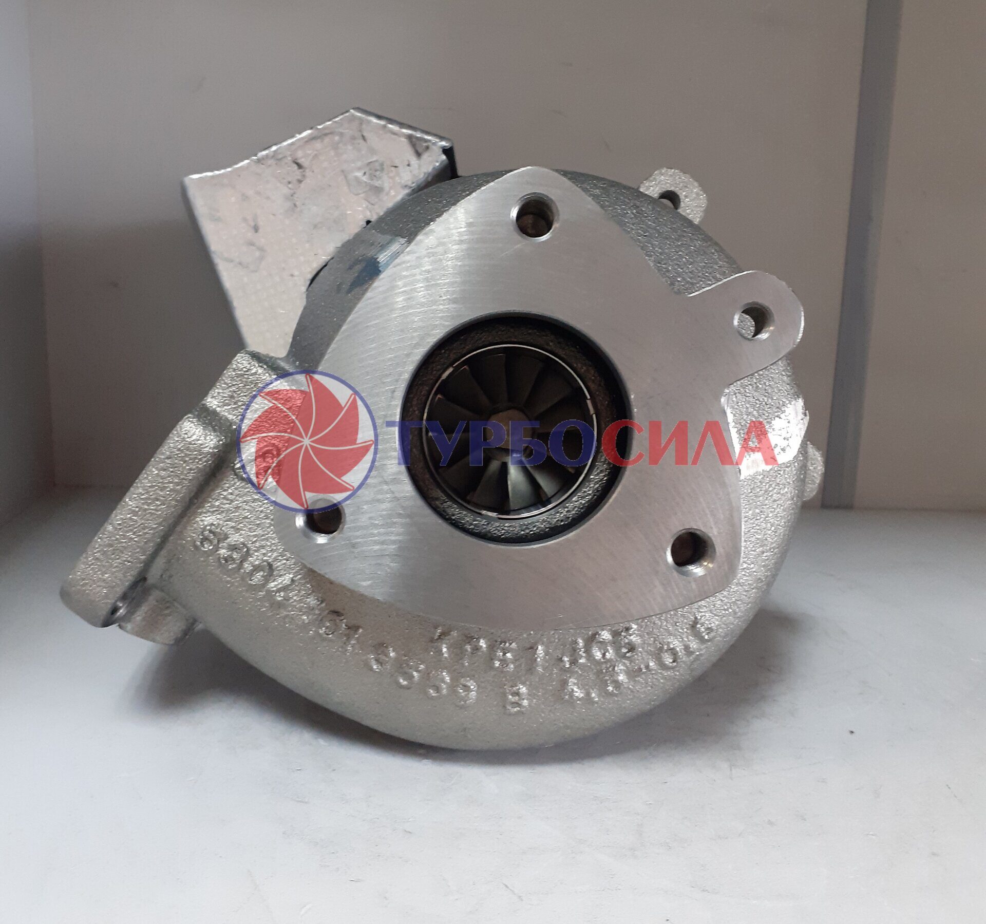 Турбокомпрессор Land Rover Discovery,Range Rover 53049880115 OEM номера:  4H2Q6K682CL / 4H2Q6K682CH / LR004286 / 1357581 / 4H2Q6K682CG / 4H2Q6K682CB  / 4H2Q6K682CF / 1354257 / LR008838 / LR021637 / LR021042 / 53049700073 /